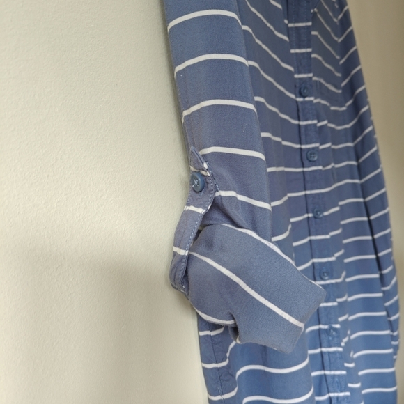 Beach Lunch Lounge Small‎ Women's Long Sleeve Blue And White Pinstripe Button Up - Picture 6 of 8